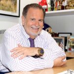 De Molina se quejó al aire de que la producción lo estaba mandando callar a él por el apuntador, mientras a que Lili sí se le permitía dar su opinión
